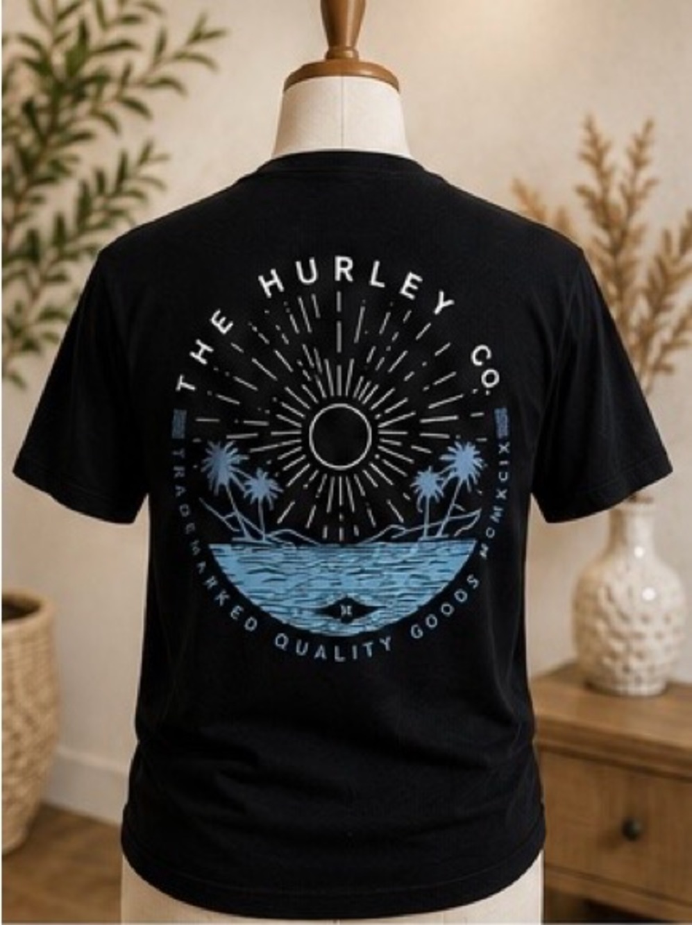 Hurley Men’s Large Black Palm Sun Back Graphic T-Shirt